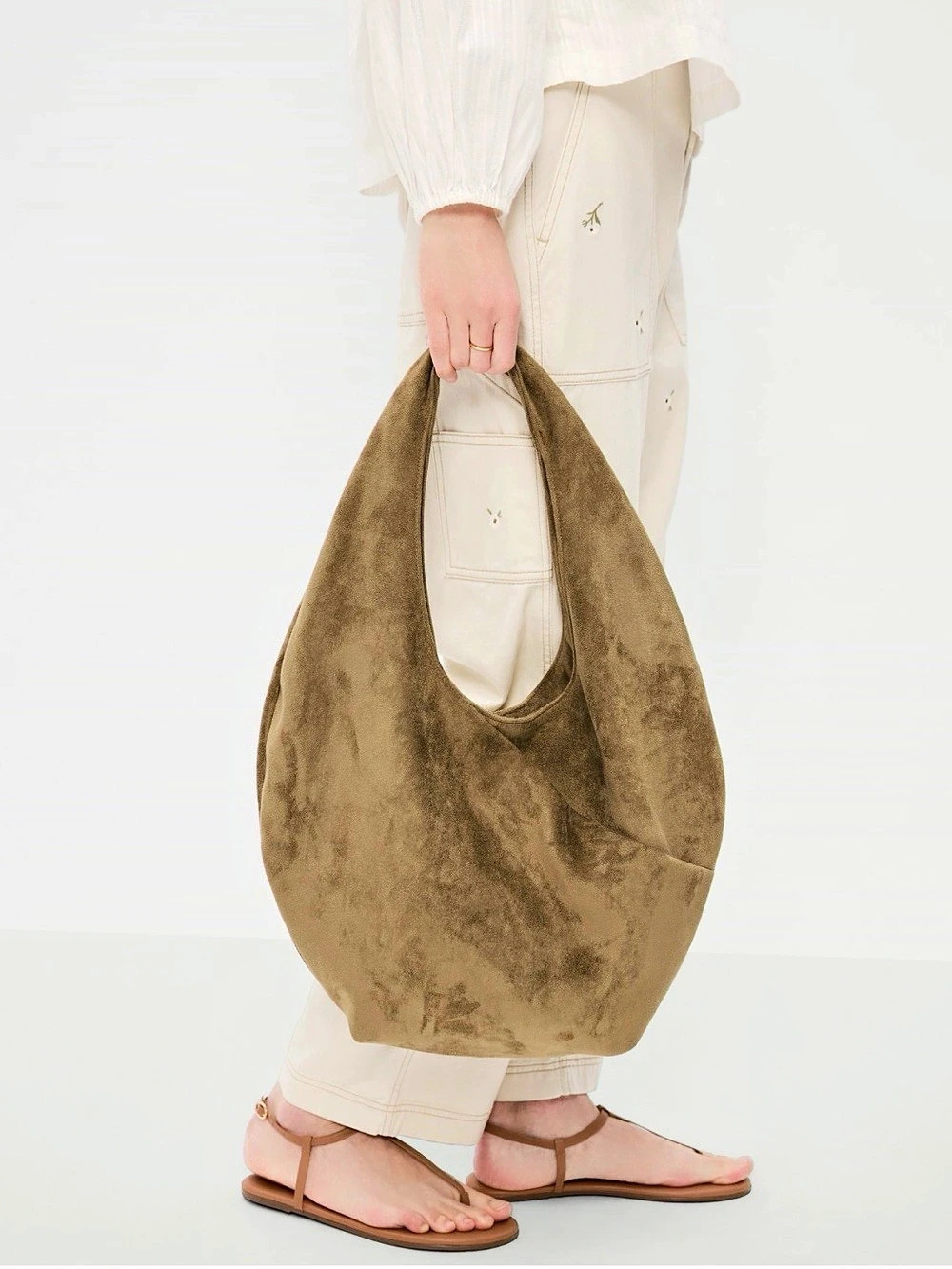 Great gift 🎁 nwt Old Navy Oversized Faux-Suede Hobo Bag Mushroom Taupe